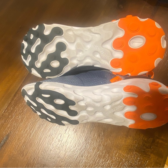 Kids Men’s 6.5 Nike Element React - Picture 5 of 5